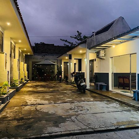 Robiu Bed&Breakfast Banyuwangi  Zewnętrze zdjęcie