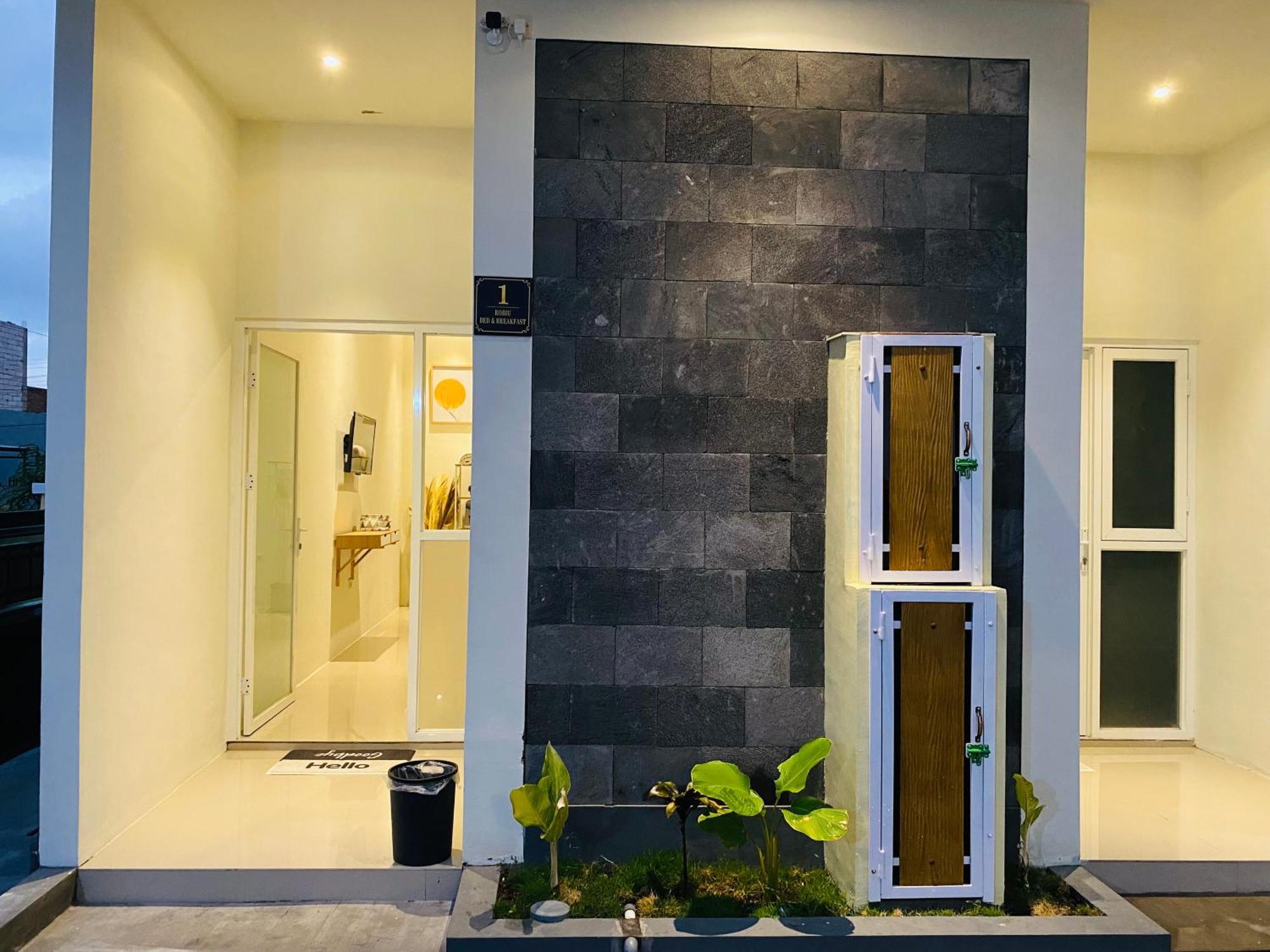 Robiu Bed&Breakfast Banyuwangi  Zewnętrze zdjęcie