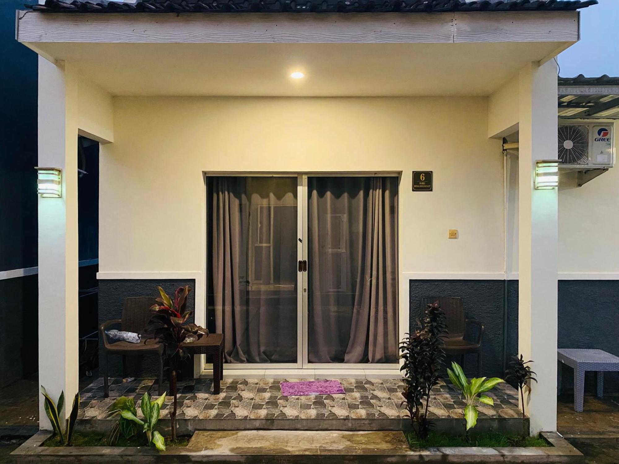Robiu Bed&Breakfast Banyuwangi  Zewnętrze zdjęcie