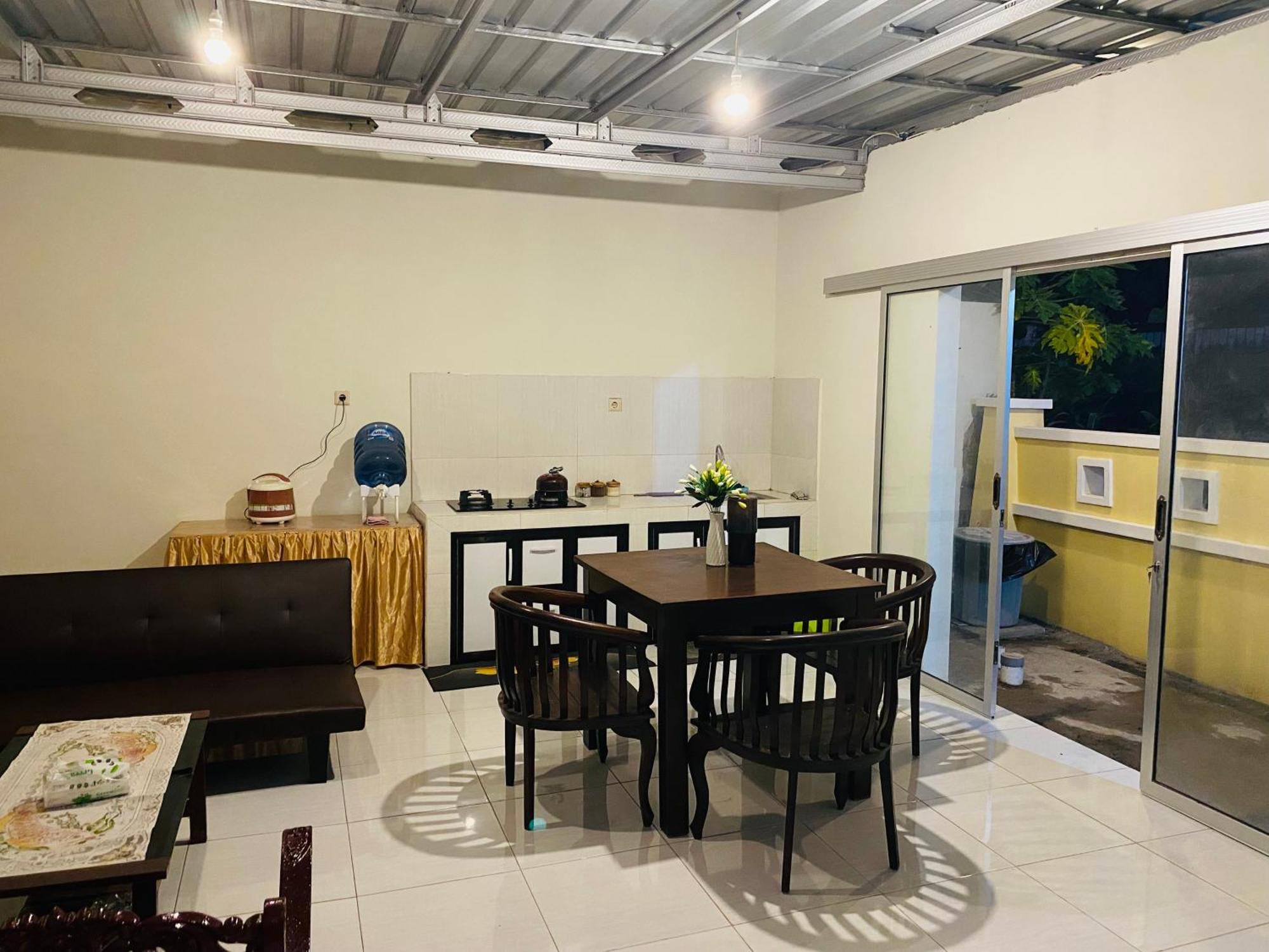 Robiu Bed&Breakfast Banyuwangi  Zewnętrze zdjęcie