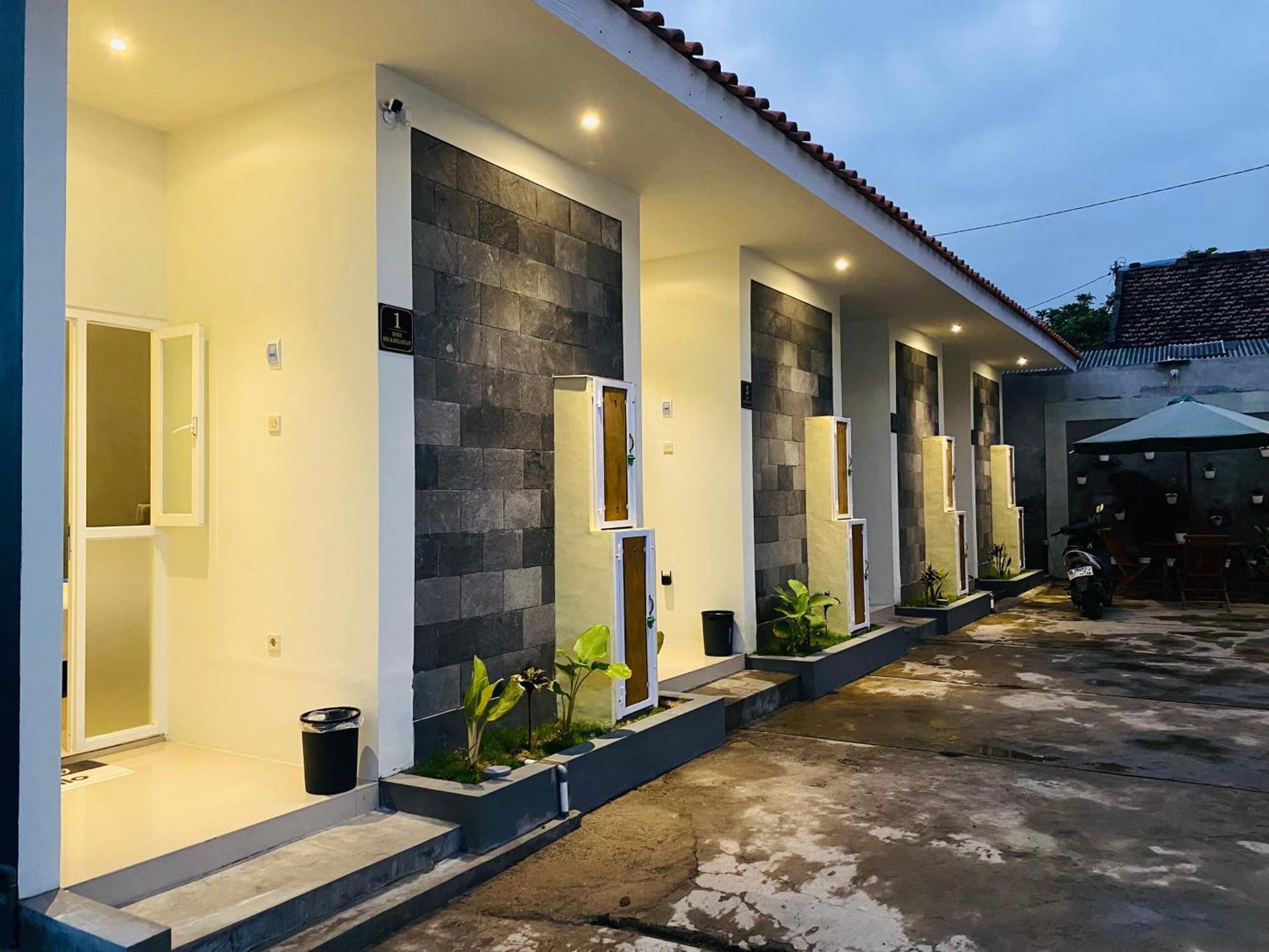 Robiu Bed&Breakfast Banyuwangi  Zewnętrze zdjęcie
